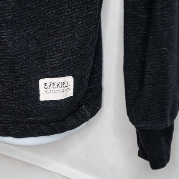 Ezekiel Dooley Pullover Mens Small S Black Hooded Long Sleeve Shirt Casual Z04X - Picture 4 of 7